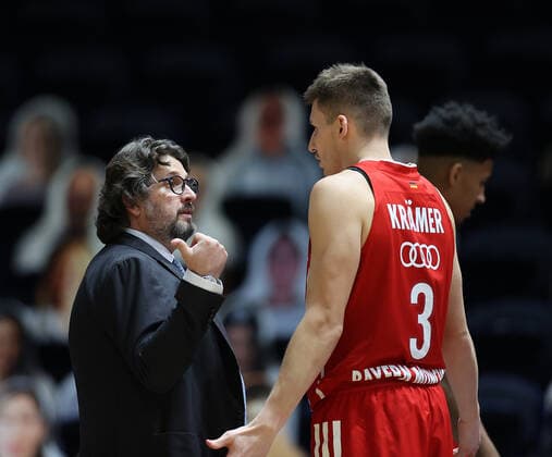 Headcoach Andrea Trinchieri (FC Bayern Muenchen), David Kraemer (FC Bayern Muenchen)