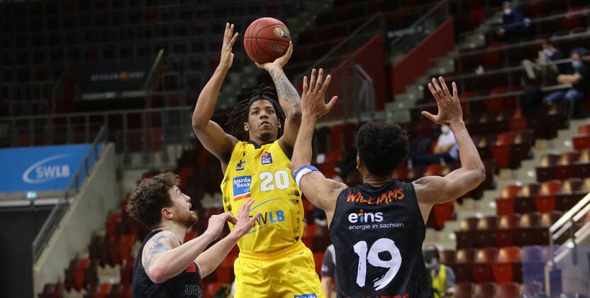 Ludwigsburg , Basketball easyCredit BBL Bundesliga , MHP RIESEN Ludwigsburg vs. NINERS Chemnitz , Desi Rodriguez ( Riesen )