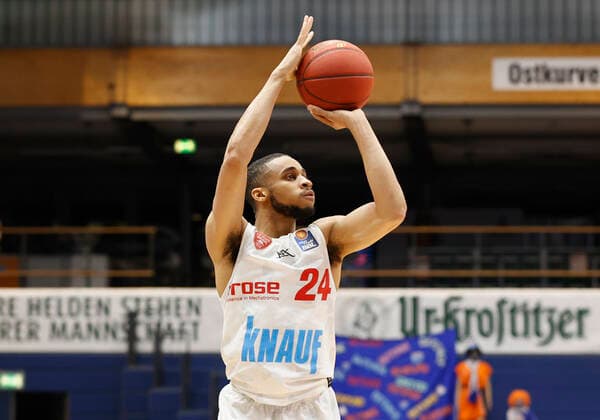 09.03.2021, Basketball, BBL 2020 2021, 18. Spieltag, Syntainics MBC - s.Oliver Wuerzburg, GER, Weissenfels, Stadthalle Weissenfels, Bild: Cameron Hunt (s.Oliver Wuerzburg) Copyright: HMBxMedia xHeikoxBecker