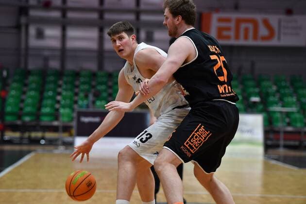 10.03.2021 - Basketball - Saison 2020 2021 - 2. Bundesliga Pro-A - 14. Spieltag: Nürnberg Falcons Basketball Club NBC - wiha panthers Schwenningen - - Jonathan Maier (13, Nürnberg Falcons BC NBC ) Robin Jorch (25, Wiha Panthers Schwenningen)
