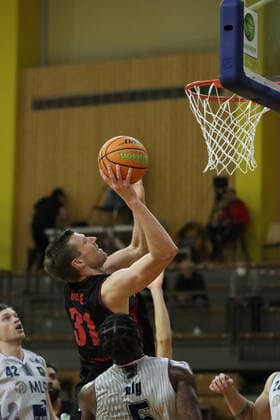 Robert Oehle (Nr.31, Artland Dragons) beim Wurf beim Spiel in der Pro A, MLP Academics Heidelberg - Artland Dragons. Heidelberg. 10.03.21 Basketball , 10.03.2021, Heidelberg (Deutschland)