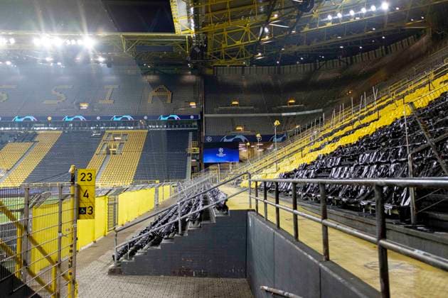 Feature, Blick in den leeren Signal Iduna Park mit der Suedtribuene. Fussball Champions League, Achtelfinale Rueckspiel, Borussia Dortmund (DO) - FC Sevilla (SEV) 2:2, am 09.03.2021 in Dortmund Deutschland. Â