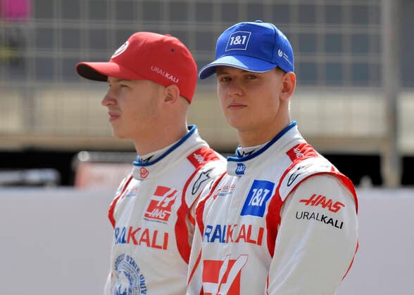 SCHUMACHER. Mick mit MASEPIN Nikita HAAS F1 Team FIA Formel 1 Testfahrten 2021 in Bahrain 1.Tag Am 12.03.2021 Bahrain International Circuit As-Sachir