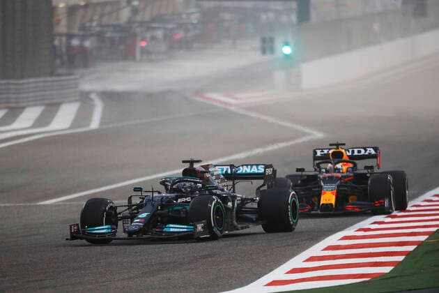 44 Lewis Hamilton (GBR, Mercedes-AMG Petronas F1 Team), 33 Max Verstappen (NED, Red Bull Racing), F1 Pre-season Testing at Bahrain International Circuit on March 12, 2021 in Sakhir, Bahrain. (Photo by HOCH ZWEI) Sakhir Bahrain