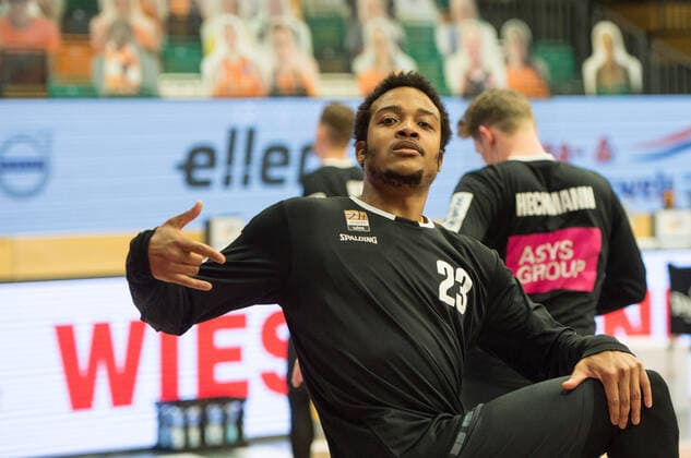 GER, Basketball, RASTA Vechta vs ratiopharm Ulm 13.03.2021, RASTA Dome, Vechta, GER, easy Credit-BBL, RASTA Vechta vs ratiopharm Ulm, im Bild ganz Cool vor dem Spiel Troy CAUPAIN ( ratiopharm Ulm 23 )