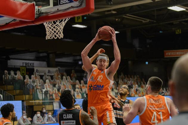 Dennis CLIFFORD (42 Rasta Vechta) ; Rasta Vechta vs ratiopharm Ulm, Basketball, easyCredit BBL Bundesliga, 13.03.2021, 23. Spieltag, Saison 2020 2021 ; Copyright: xErikxHillmer EIBNERx EP_ehr Rasta Vechta vs ratiopharm Ulm, Basketball, easyCredit BBL Bundesliga, 13.03.2021, 23. Spieltag, Saison 2020 2021 Vechta Copyright: xErikxHillmer EIBNERx EP_ehr