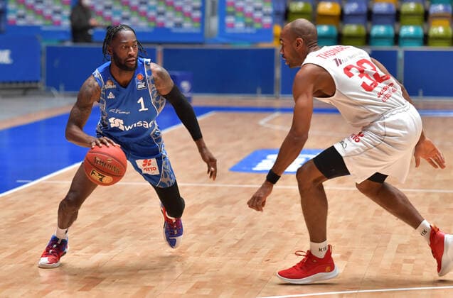 13.03.2021, xblx, Basketball BBL Bundesliga, Frankfurt Skyliners - Giessen 46ers emspor, v.l. Matt Mobley (Fraport Skyliners Frankfurt), Brandon Thomas (Giessen 46ers) (DFL DFB REGULATIONS PROHIBIT ANY USE OF PHOTOGRAPHS as IMAGE SEQUENCES and or QUASI-VIDEO) Frankfurt am Main