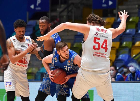 13.03.2021, xblx, Basketball BBL Bundesliga, Frankfurt Skyliners - Giessen 46ers emspor, v.l. Diante Maurice Garrett (Giessen 46ers), Kamari Murphy (Fraport Skyliners Frankfurt), Jon Axel Gudmundsson (Fraport Skyliners Frankfurt), John Bryant (Giessen 46ers) (DFL DFB REGULATIONS PROHIBIT ANY USE OF PHOTOGRAPHS as IMAGE SEQUENCES and or QUASI-VIDEO) Frankfurt am Main