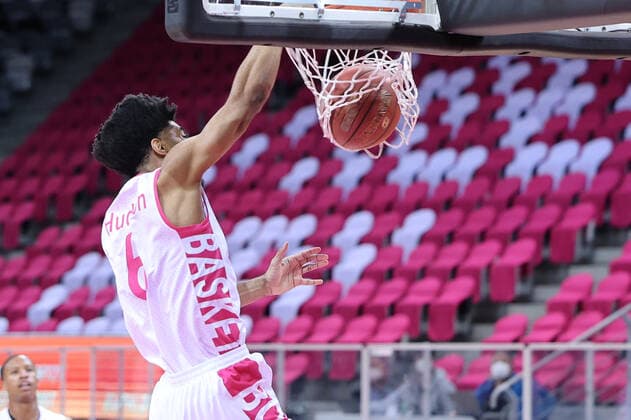 GER, Easycredit BBL, Telekom Baskets Bonn vs. Brose Bamberg 13.03.2021, Telekom Dome, Bonn, GER, Easycredit BBL, Telekom Baskets Bonn vs. Brose Bamberg, im Bild: Jalen Hudson (Telekom Bann 6), mit einem Korb