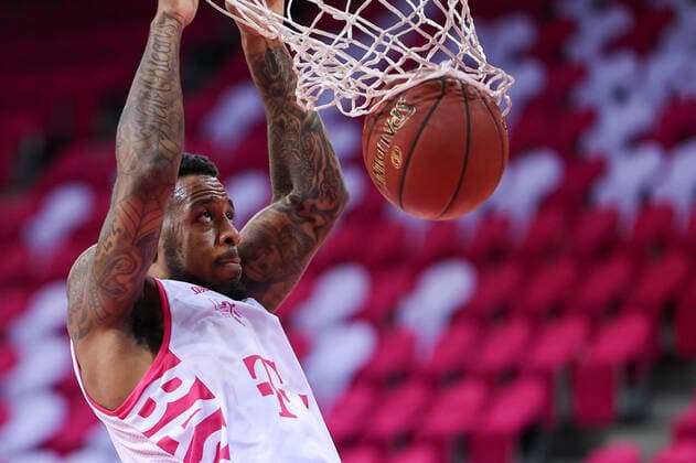 Sport Bilder des Tages GER, Easycredit BBL, Telekom Baskets Bonn vs. Brose Bamberg 13.03.2021, Telekom Dome, Bonn, GER, Easycredit BBL, Telekom Baskets Bonn vs. Brose Bamberg, im Bild: James Thompson (Telekom Bonn 3),