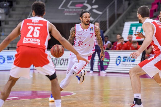 easyCredit BBL, Telekom Baskets Bonn vs. Brose Bamberg, 13.03.2021 Chris Babb (Telekom Baskets Bonn, 7) am Ball, easyCredit BBL, Telekom Baskets Bonn vs. Brose Bamberg am 13.03.2021 im Telekom Dome, Bonn (Nordrhein-Westfalen) Copyright: xBEAUTIFULxSPORTS Mueller-Laschetx