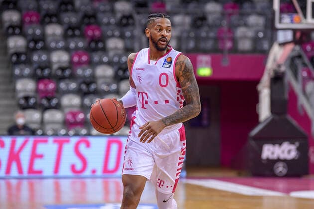 easyCredit BBL, Telekom Baskets Bonn vs. Brose Bamberg, 13.03.2021 Alex Hamilton (Telekom Baskets Bonn, 0) am Ball, easyCredit BBL, Telekom Baskets Bonn vs. Brose Bamberg am 13.03.2021 im Telekom Dome, Bonn (Nordrhein-Westfalen) Copyright: xBEAUTIFULxSPORTS Mueller-Laschetx
