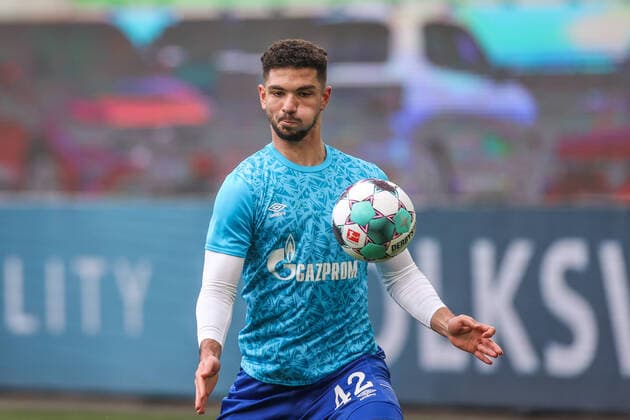 Sport Bilder des Tages 13.03.2021, Fussball, Saison 2020 2021, 1. Bundesliga, 25.Spieltag, VfL Wolfsburg - FC Schalke 04, Kerim Calhanoglu (FC Schalke 04) Tim Rehbein RHR-FOTO DFL REGULATIONS PROHIBIT ANY USE OF PHOTOGRAPHS AS IMAGE SEQUENCES AND OR QUASI-VIDEO. Wolfsburg Volkswagen Arena Niedersachsen Deutschland xRHR-FOTO TRx *** 13 03 2021, Football, 2020 2021 season, 1 Bundesliga, Matchday 25, VfL Wolfsburg FC Schalke 04, Kerim Calhanoglu FC Schalke 04 Tim Rehbein RHR FOTO DFL REGULATES PROHIBIT ANY USE OF PHOTOGRAPHS AS IMAGE SEQUENCES AND OR QUASI VIDEO Wolfsburg Volkswagen Arena Lower Saxony Germany xRHR FOTO TRx