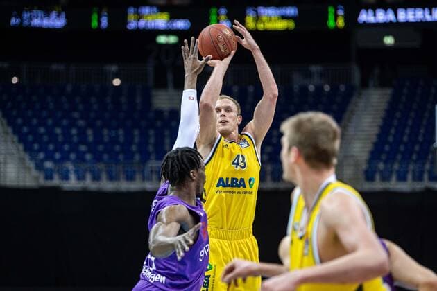 Basketball Berlin 14.03.2021 Saison 2020 2021 1. Bundesliga easyCredit BBL Alba Berlin - BG Göttingen Luke Sikma (Alba Berlin, No.43)