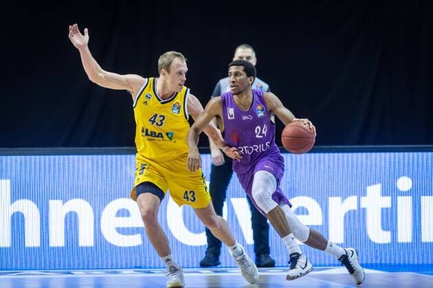 Basketball Berlin 14.03.2021 Saison 2020 2021 1. Bundesliga easyCredit BBL Alba Berlin - BG Göttingen Aubrey Dawkins (Göttingen, No.24) Luke Sikma (Alba Berlin, No.43)