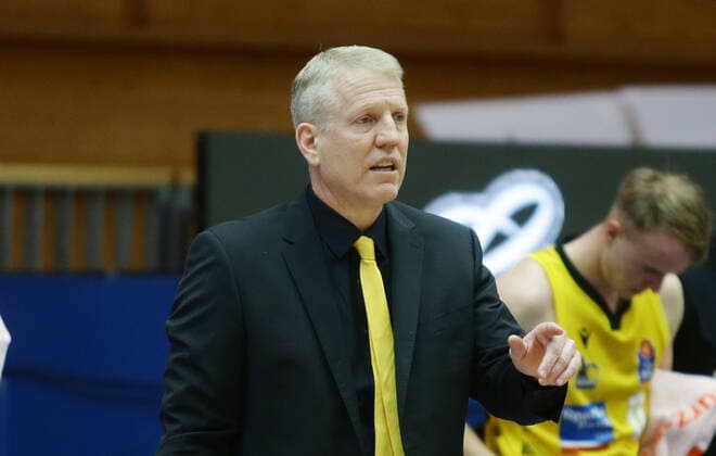 Ludwigsburg , Basketball easyCredit BBL Bundesliga , HAKRO Merlins Crailsheim vs. MHP Riesen Ludwigsburg , John Patrick ( Trainer Riesen )