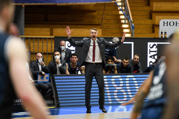 Tuomas Iisalo (HAKRO Merlins Crailsheim) motiviert sein Team, GER, HAKRO Merlins Crailsheim vs. MHP Riesen Ludwigsburg, 14.03.2021, 23. Spieltag easycredit Basketball Bundesliga, Spielzeit 2020 2021. GER, HAKRO Merlins Crailsheim vs. MHP Riesen Ludwigsburg, 14.03.2021, 23. Spieltag easycredit Basketball Bundesliga, Spielzeit 2020 2021 Crailsheim Copyright: xEibnerxPressefoto MichaelxMemmlerx EP_MMR
