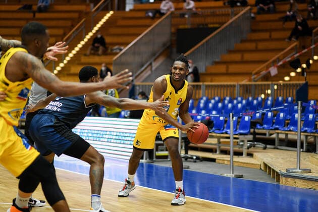 Jaleen Smith (MHP Riesen Ludwigsburg) am Ball, GER, HAKRO Merlins Crailsheim vs. MHP Riesen Ludwigsburg, 14.03.2021, 23. Spieltag easycredit Basketball Bundesliga, Spielzeit 2020 2021. GER, HAKRO Merlins Crailsheim vs. MHP Riesen Ludwigsburg, 14.03.2021, 23. Spieltag easycredit Basketball Bundesliga, Spielzeit 2020 2021 Crailsheim Copyright: xEibnerxPressefoto MichaelxMemmlerx EP_MMR