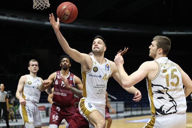Benedikt Turudic (Basketball Loewen Braunschweig), Martin Peterka (Basketball Loewen Braunschweig)