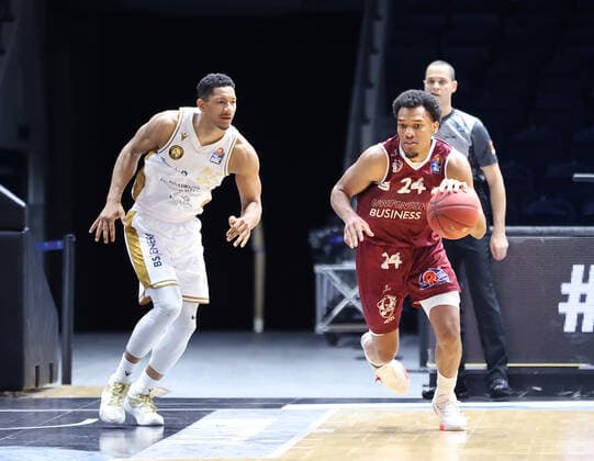 Karim Jallow (Basketball Loewen Braunschweig), George King (Chemnitz99)