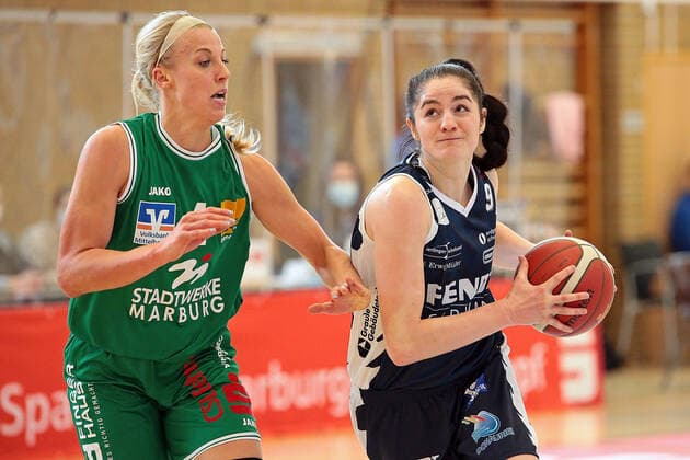 14.03.2021, xovx, Basketball Damen 1. Bundesliga, BC Pharmaserv Marburg - XCYDE Angels Nördlingen v.l. Marie Bertholdt (BC Pharmaserv Marburg), Julia Köppl (XCYDE Angels Nördlingen) Marburg Sporthalle Georg-Gaßmann-Stadion Hessen Deutschland (DE)