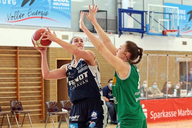 14.03.2021, xovx, Basketball Damen 1. Bundesliga, BC Pharmaserv Marburg - XCYDE Angels Nördlingen v.l. Victoria Rose Waldner (XCYDE Angels Nördlingen), Johanna Klug (BC Pharmaserv Marburg) Marburg Sporthalle Georg-Gaßmann-Stadion Hessen Deutschland (DE)