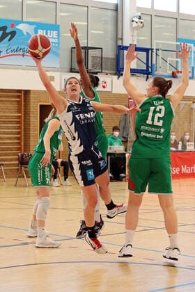 14.03.2021, xovx, Basketball Damen 1. Bundesliga, BC Pharmaserv Marburg - XCYDE Angels Nördlingen v.l. Hanna Crymble (BC Pharmaserv Marburg), Laken James (XCYDE Angels Nördlingen), Tonisha Baker (BC Pharmaserv Marburg), Johanna Klug (BC Pharmaserv Marburg) Marburg Sporthalle Georg-Gaßmann-Stadion Hessen Deutschland (DE)