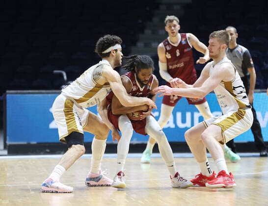 Gavin Schilling (Basketball Loewen Braunschweig), Marcus Thornton (Chemnitz99), Martin Peterka (Basketball Loewen Braunschweig)