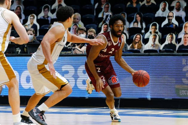 14.03.2021, xgox, Basketball, easyCredit BBL, Basketball Loewen Braunschweig - Niners Chemnitz emspor, v.l. Terrell Harris (Niners Chemnitz, 2) am Ball Braunschweig