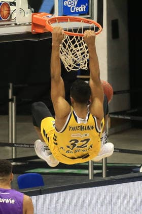 DEU, GER, 1.BBL, ALBA vs. BG Goettingen, 14.03.2021, Mercedes-Benz-Arena, Berlin, DEU, GER, 1.BBL, ALBA vs. BG Goettingen, im Bild dunking von Johannes Thiemann (ALBA Berlin 32)
