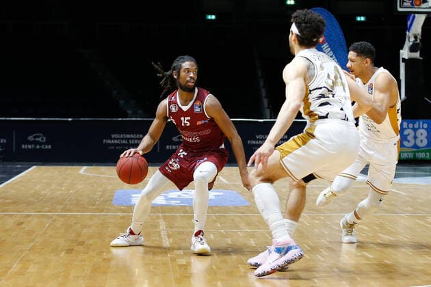 14.03.2021, xgox, Basketball, easyCredit BBL, Basketball Loewen Braunschweig - Niners Chemnitz emspor, v.l. Marcus Thornton (Niners Chemnitz, 15) am Ball Braunschweig