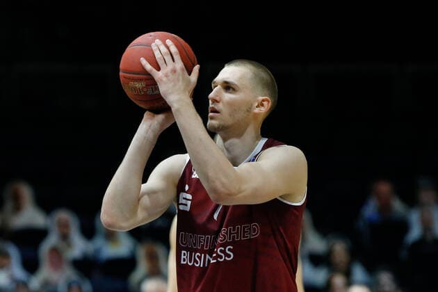 14.03.2021, xgox, Basketball, easyCredit BBL, Basketball Loewen Braunschweig - Niners Chemnitz emspor, v.l. Jonas Richter (Niners Chemnitz, 7) am Ball Braunschweig