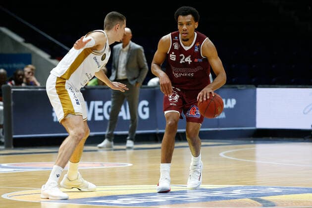 14.03.2021, xgox, Basketball, easyCredit BBL, Basketball Loewen Braunschweig - Niners Chemnitz emspor, v.l. George King (Niners Chemnitz, 24) am Ball Braunschweig