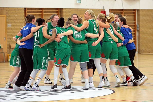 14.03.2021, xovx, Basketball Damen 1. Bundesliga, BC Pharmaserv Marburg - XCYDE Angels Nördlingen Jubel bei den Spielerinnen des BC Marburg nach dem 68:60 Sieg gegen Nördlingen Marburg Sporthalle Georg-Gaßmann-Stadion Hessen Deutschland (DE)