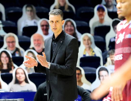 Löwen Braunschweig vs Chemnitz, BBL Braunschweig, 14.03.2021, BASKETBALL - easyCredit BBL Basketball Bundesliga, Löwen Braunschweig vs. Niners Chemnitz, Saison 2020 21. Headcoach Pete Strobl (Löwen Braunschweig) Braunschweig
