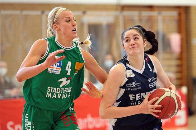 14.03.2021, xovx, Basketball Damen 1. Bundesliga, BC Pharmaserv Marburg - XCYDE Angels Nördlingen v.l. Marie Bertholdt (BC Pharmaserv Marburg), Julia Köppl (XCYDE Angels Nördlingen) Marburg Sporthalle Georg-Gaßmann-Stadion Hessen Deutschland (DE)
