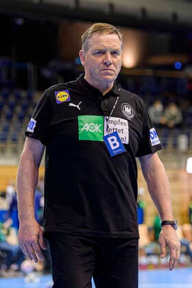 Handball, Maenner: Olympia-Qualifikation, Turnier, Gruppe 3, Algerien - Deutschland Trainer Alfred Gislason (Deutschland) Berlin Max-Schmeling-Halle Berlin Deutschland