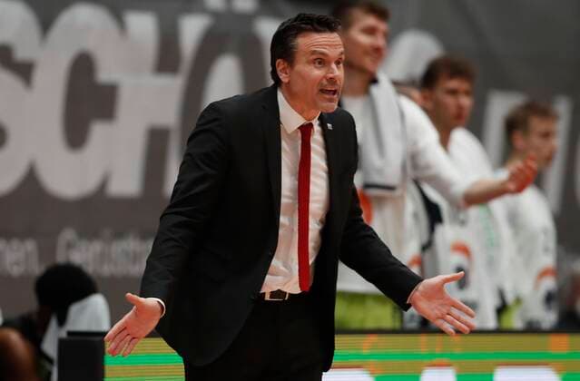 15.03.2021, Basketball, BBL 2020 2021, 23. Spieltag, s.Oliver Wuerzburg - medi bayreuth, GER, Wuerzburg, s.Oliver Arena, Bild: Head Coach Raoul Korner (medi bayreuth) Copyright: HMBxMedia xHeikoxBecker