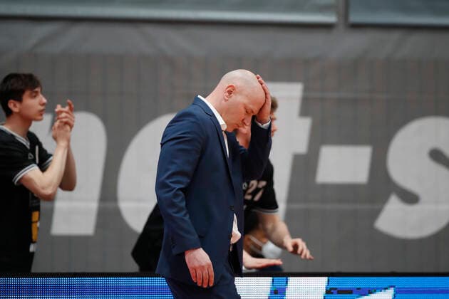 15.03.2021, Basketball, BBL 2020 2021, 23. Spieltag, s.Oliver Wuerzburg - medi bayreuth, GER, Wuerzburg, s.Oliver Arena, Bild: Headcoach Denis Wucherer (s.Oliver Wuerzburg) Copyright: HMBxMedia xHeikoxBecker