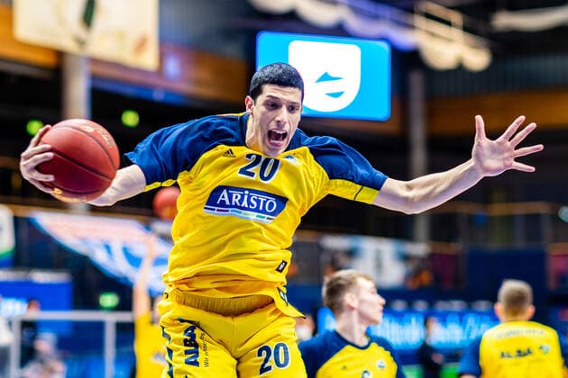 Sport Bilder des Tages Simone Fontecchio ( 20 Alba Berlin) waehrend der Begegnung Saison 2020-2021 (Herren) in der EasyCredit Bundesliga zwischen Syntainics MBC und Alba Berlin in der Stadthalle Weissenfels am 16. March 2021 in Weissenfels, Sachsen Anhalt, Deutschland