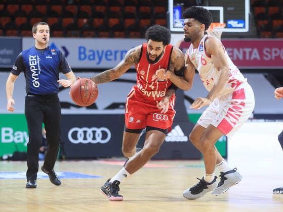 16.03.2021, FC Bayern Baskets vs Telekom Baskets Bonn, Audi Dome, Muenchen, im Bild: D.J Seeley (FCB Basketball) vs Jalen Hudson (telekom baskets Bonn)