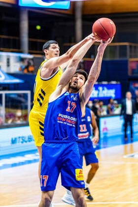 Aleksandar Marelja ( 17 Syntainics MBC), Simone Fontecchio ( 20 Alba Berlin) waehrend der Begegnung Saison 2020-2021 (Herren) in der EasyCredit Bundesliga zwischen Syntainics MBC und Alba Berlin in der Stadthalle Weissenfels am 16. March 2021 in Weissenfels, Sachsen Anhalt, Deutschland
