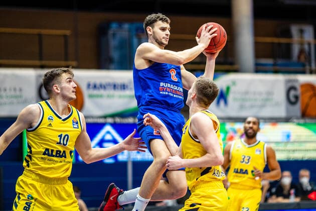 Marko Krstanovic ( 6 Syntainics MBC) waehrend der Begegnung Saison 2020-2021 (Herren) in der EasyCredit Bundesliga zwischen Syntainics MBC und Alba Berlin in der Stadthalle Weissenfels am 16. March 2021 in Weissenfels, Sachsen Anhalt, Deutschland