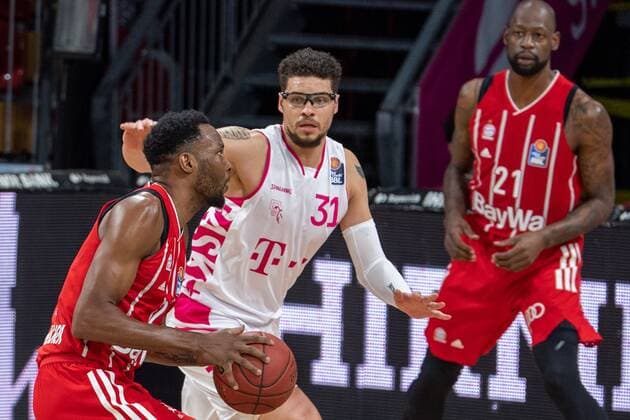 JaJuan Johnson 25 (FC Bayern), Isaiah Philmore 31 (Telekom Baskets Bonn), FC Bayern Basketball vs. Telekom Baskets Bonn, BBL, 16.03.2021 Muenchen Bayern Deutschland