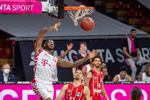 Alex Hamilton 0 (Telekom Baskets Bonn), dunk, FC Bayern Basketball vs. Telekom Baskets Bonn, BBL, 16.03.2021 Muenchen Bayern Deutschland