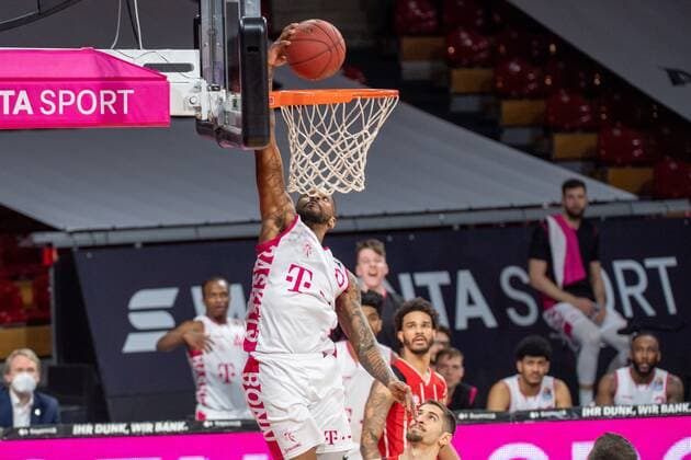Alex Hamilton 0 (Telekom Baskets Bonn), dunk, FC Bayern Basketball vs. Telekom Baskets Bonn, BBL, 16.03.2021 Muenchen Bayern Deutschland