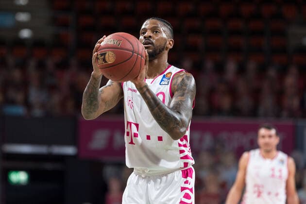 Basketball, BBL, 20210316, FC Bayern München - Telekom Basket Bonn. Im Bild Alex HAMILTON (Telekom Baskets Bonn, 0) Freiwurf. München Audi Dome Bayern Deutschland Copyright: Passion2Press MarkusxFischerx
