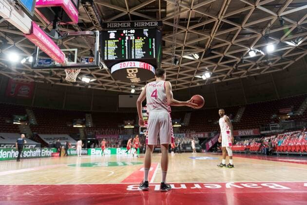 Basketball, BBL, 20210316, FC Bayern München - Telekom Basket Bonn. Im Bild Strahinja MICOVIC (Telekom Baskets Bonn, 4) Einwurf. München Audi Dome Bayern Deutschland Copyright: Passion2Press MarkusxFischerx