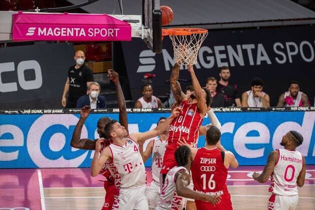 Stahinja Micovic 4 (Telekom Baskets Bonn), Nick Weiler-Babb 0 (FC Bayern), FC Bayern Basketball vs. Telekom Baskets Bonn, BBL, 16.03.2021 Muenchen Bayern Deutschland