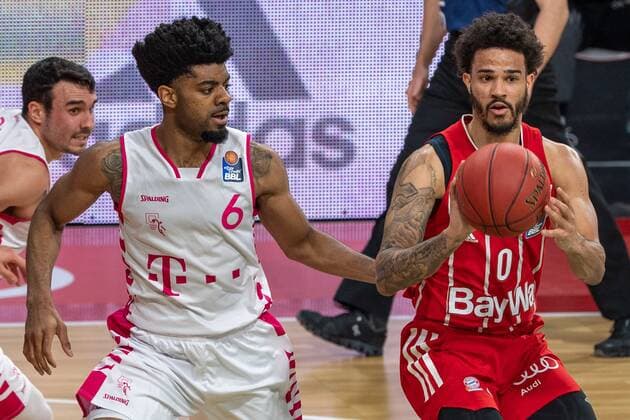 Jalen Hudson 6 (Telekom Baskets Bonn), Nick Weiler-Babb 0 (FC Bayern), FC Bayern Basketball vs. Telekom Baskets Bonn, BBL, 16.03.2021 Muenchen Bayern Deutschland